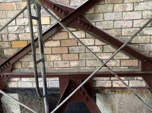 スポーツベットするなら本体への漆喰塗りの試験施工前の様子