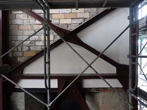 スポーツベットするなら本体への漆喰塗りの試験施工後の様子