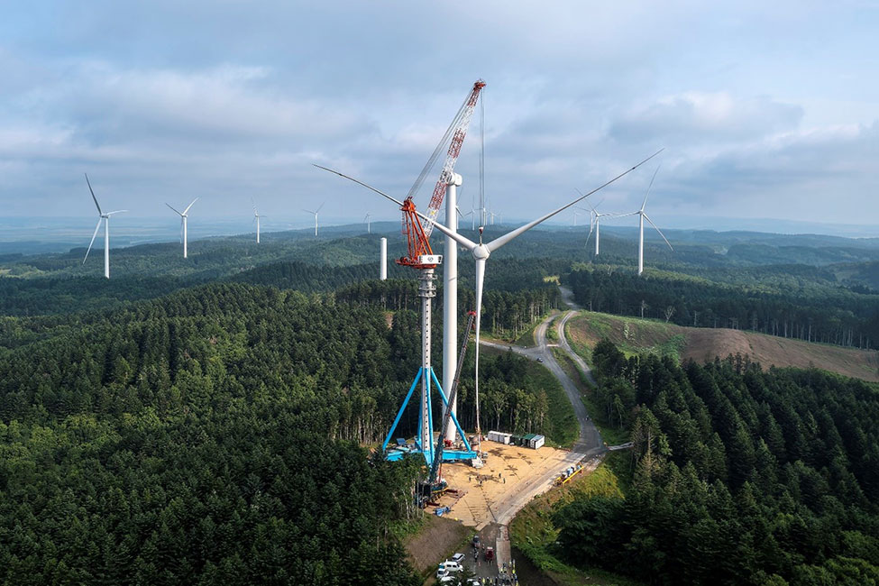 ローターの揚重状況