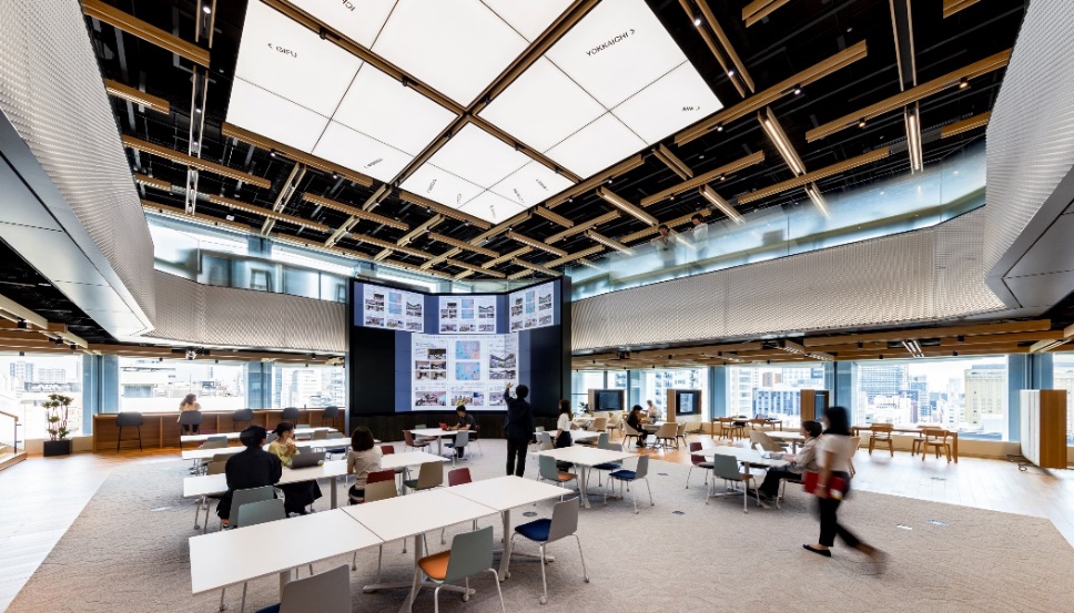 吹抜ラウンジ01