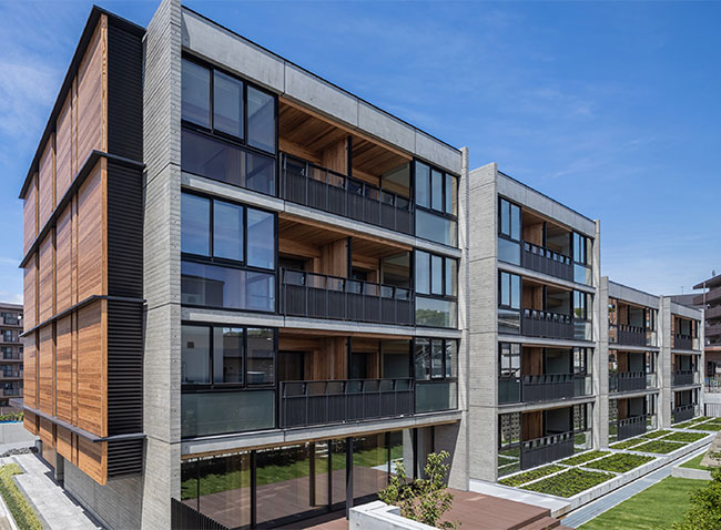 当社初となる木質ハイブリッド構造の免震中層共同住宅「アネシス茶屋ヶ坂」