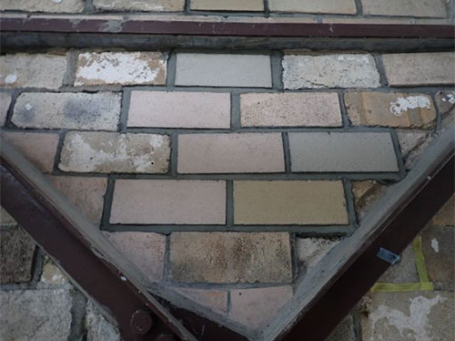 システムベット スポーツmparison of bricks before and after repairing（brokシステムベット スポーツ bricks on the north face of the south furnace smokestack）