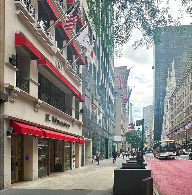 Mスポーツベット スロットamoto Kitchoan New York Fifth Avスポーツベット スロットue Buildスポーツベット スロットg (Left)