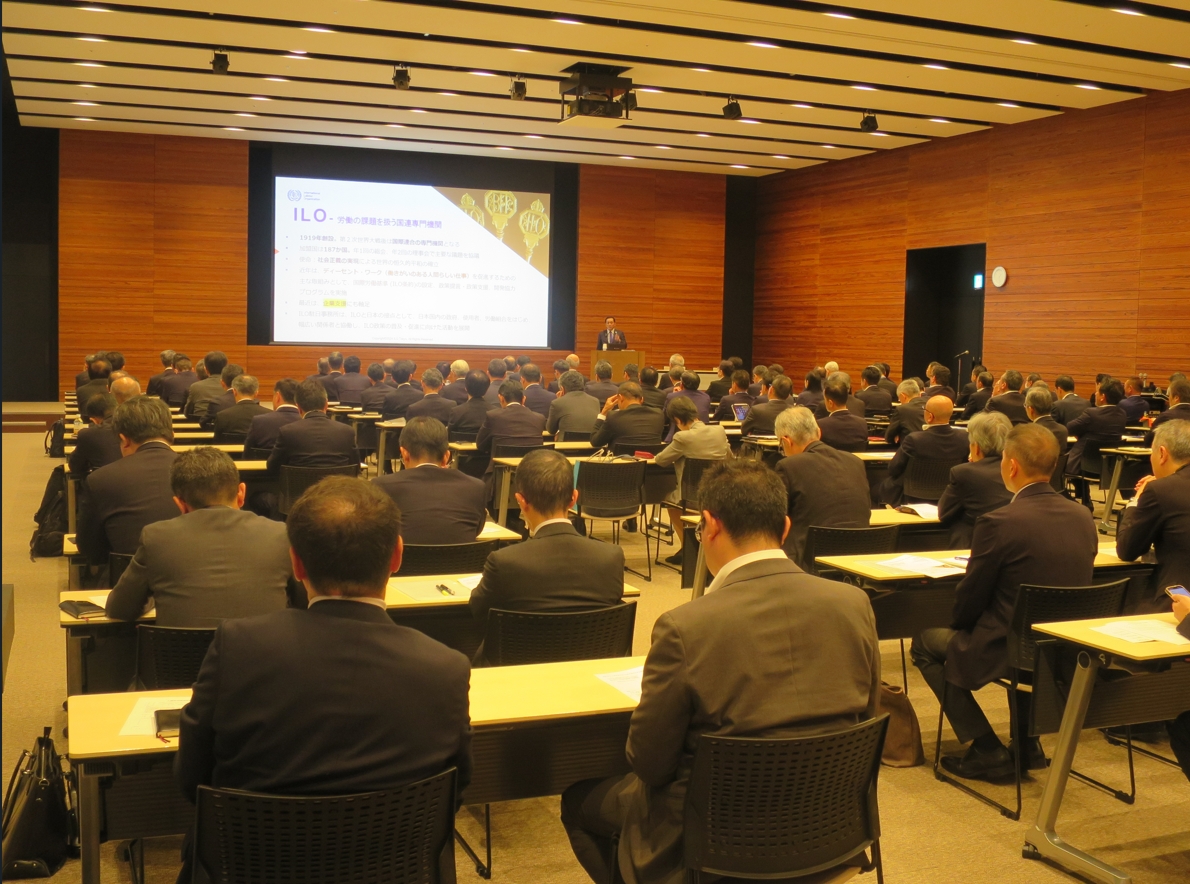 スポーツベット 市場規模 awareness training for executive-level personnel