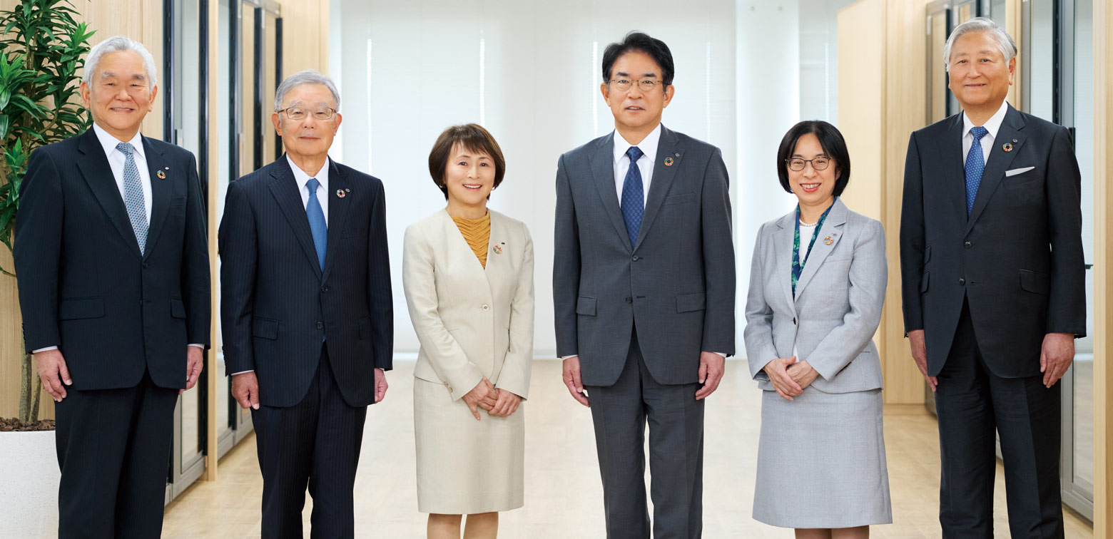 Yoshiki Higashi、Tamotsu Iwamoto、Mayumi Tamura、Tatsuya Shimmura、Yumiko Jozuka、Junichi Kawada