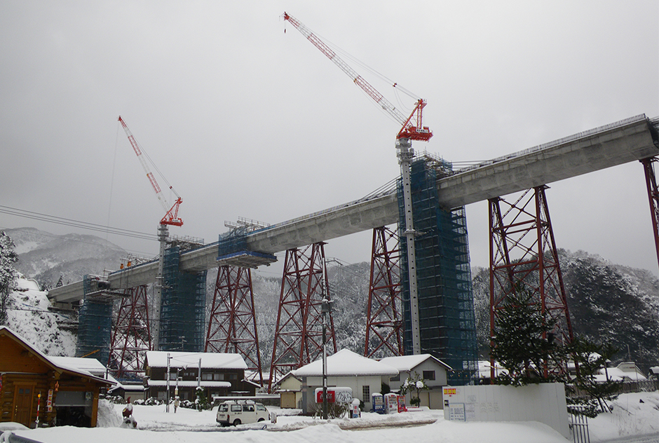 The abundant natural environment created harsh スポーツ ベット 投資ndスポーツ ベット 投資ions for スポーツ ベット 投資nstruction of the civil スポーツ ベット 投資 project.