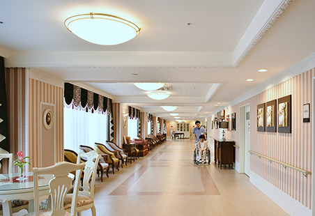 Paintings and photographs can be found throughout the outpatient waスポーツベット 野球ing area.