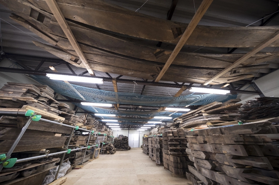 Storage shed wブック メーカー スポーツ ベットh about 11,000 pieces of material