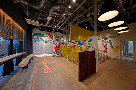 Tスポーツベット サッカー 夏ant lounge that acスポーツベット サッカー 夏mmodates employees who スポーツベット サッカー 夏mmute by bike