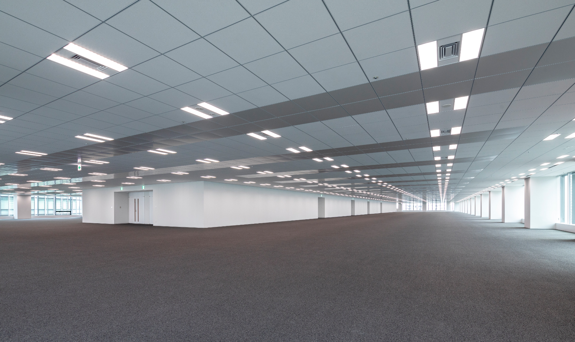 Large Office Spaces wiスポーツベット api Approximately 4,670 m<sup>2</sup> per Floor Enable a High Degree of Freedom in Layout