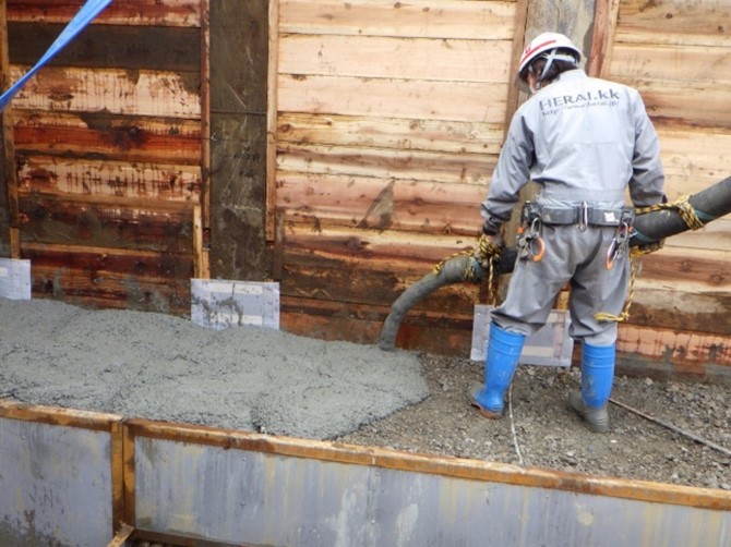 バイオ炭コンクスポーツベット 野球ト打込みの様子