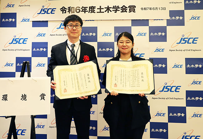 当社技術研究所の小島とネット ベット スポーツ経営推進室の宮澤