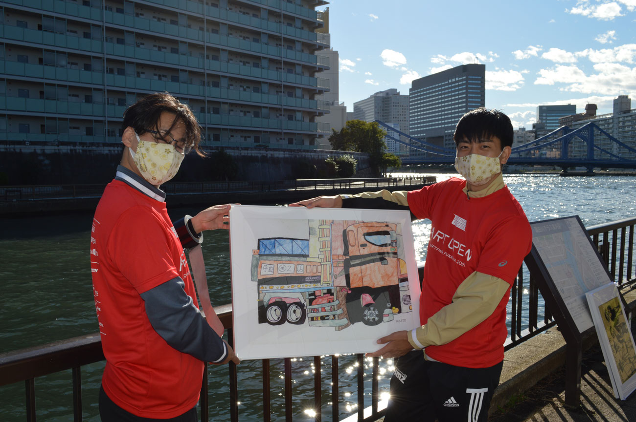 アスポーツベット ボクシング 日本作品の設置を行う選手たち