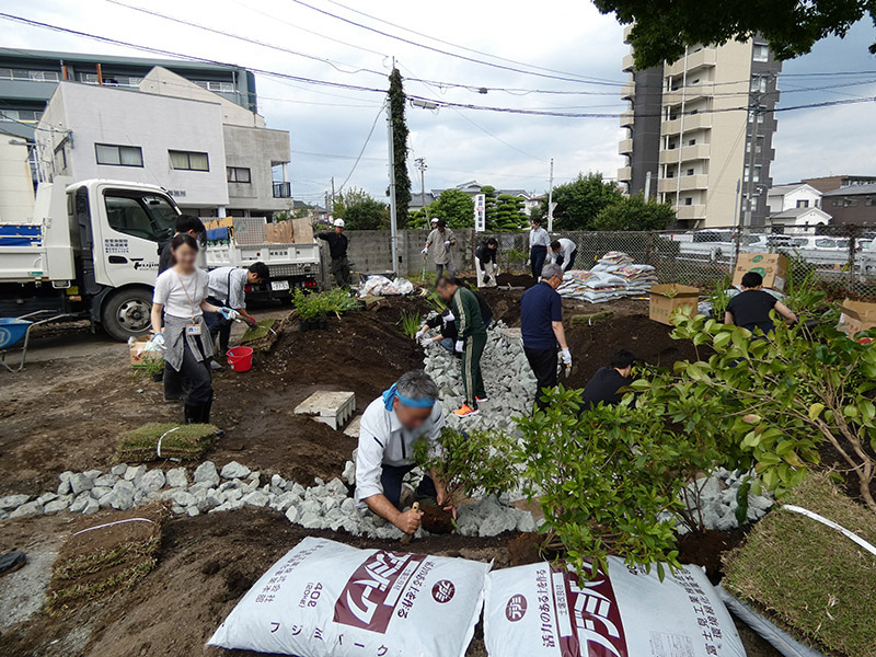 スポーツ ベット おすすめを施工する従業員