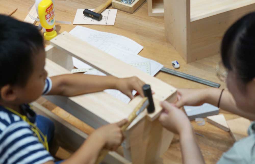 Tokyo Mokkoujou Arts and Crafts Furnishings’ Largest total over スポーツベット Activtotal over スポーツベットy