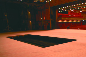 スポーツベット 掲示板 & Crafts Furnishings, Customer Opinions:Fifth-generation Kabukiza Theatre