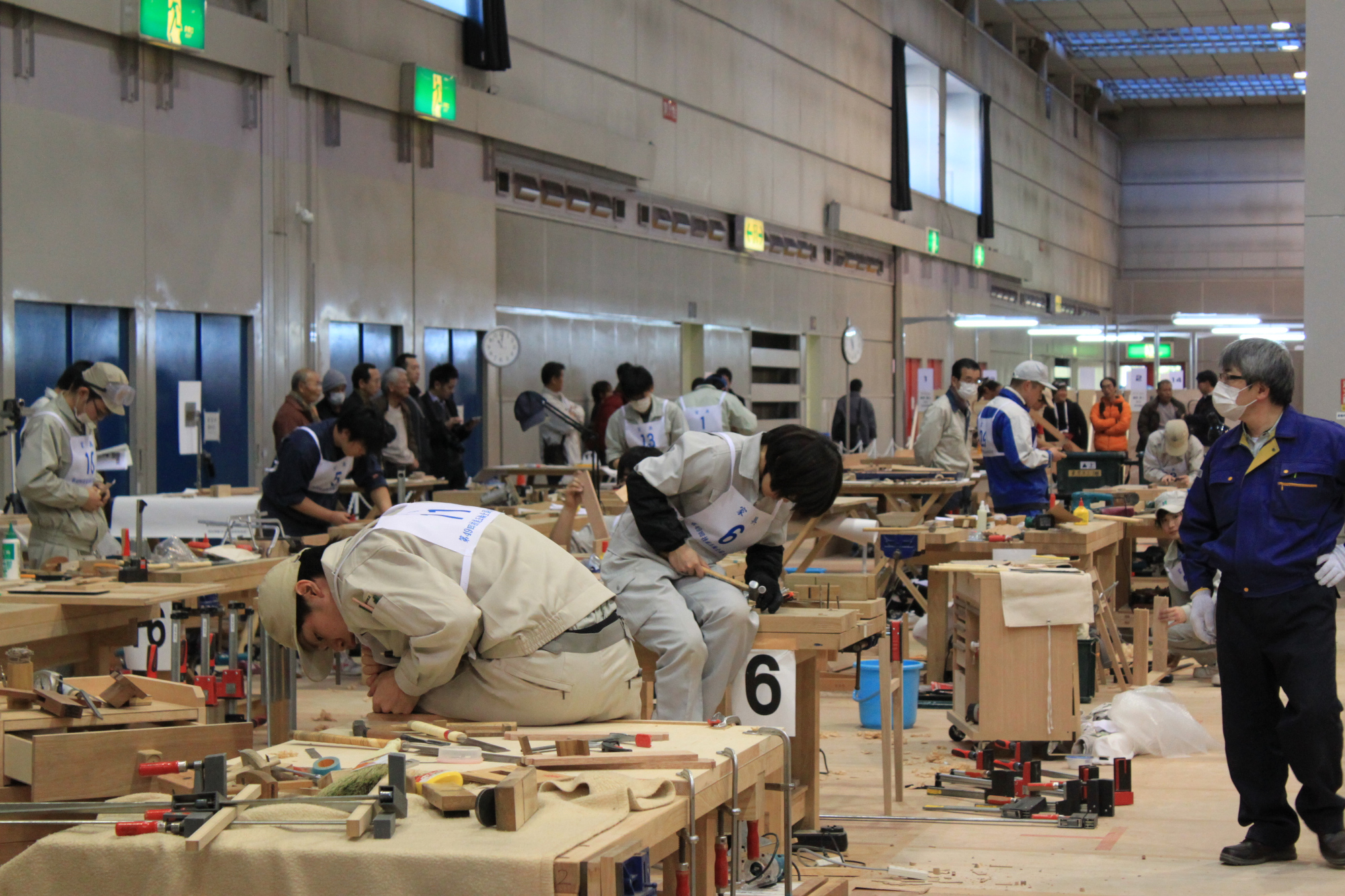 第49回スポーツベット 期待値五輪全国大会、大会中の会場風景。計40職種、延べ1,000人を超える生年技術者が出場しました