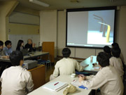 まず木と光をテーマに、どんなことができるかをデザイナーとウィリアムヒル スポーツベット職人とで何度も話し合いました。