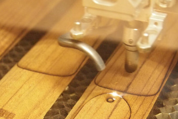 スポーツ ベット 入金 不要34&emsp;新導入のレーザー加工機を使って株主優待品を製作