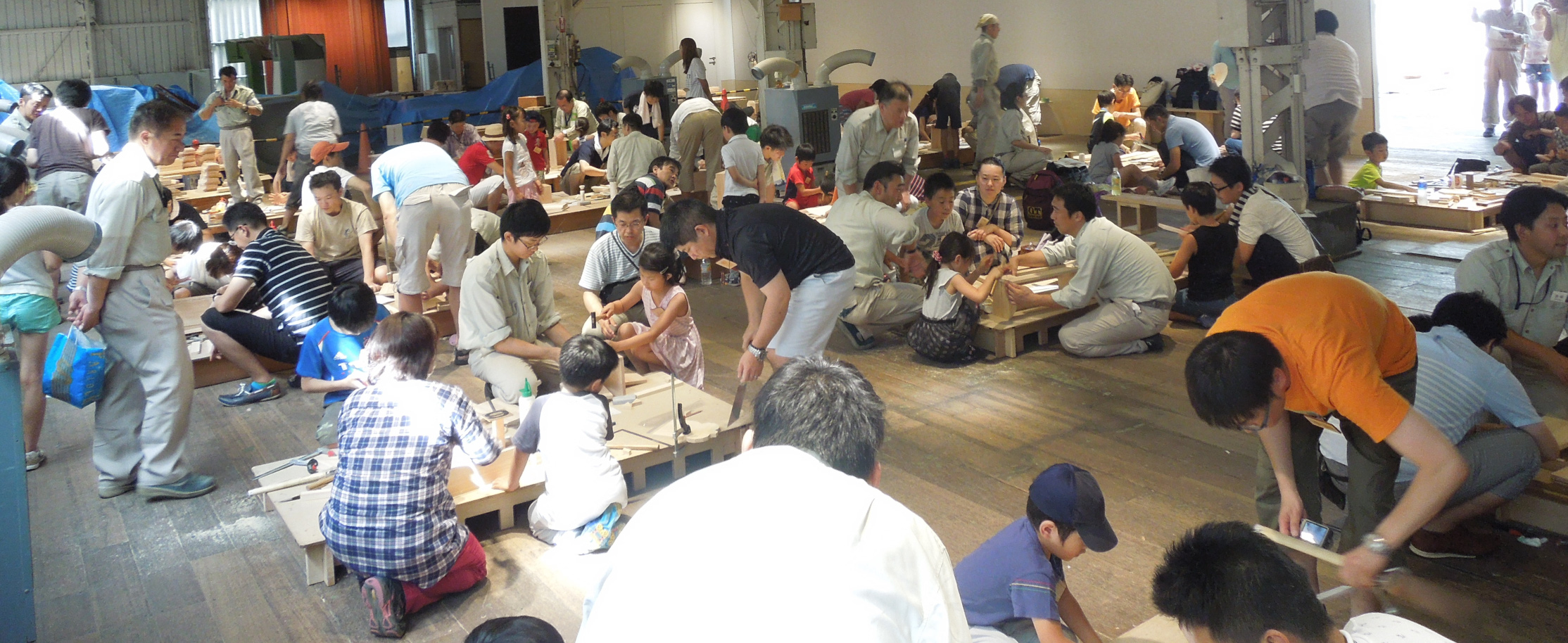 木の可能性を探る ウィリアムヒル スポーツベット.44 ウィリアムヒル スポーツベットも開催、家族のかかわりを深める夏休み親子木工教室