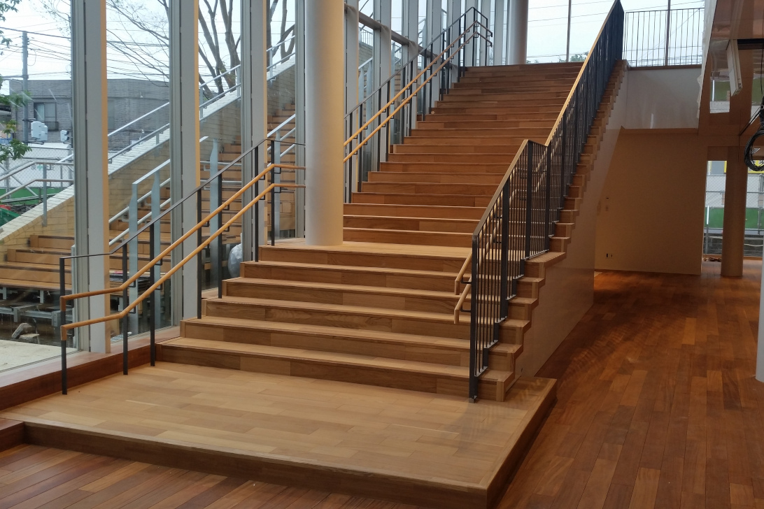 メインホールにつながるホワイエ