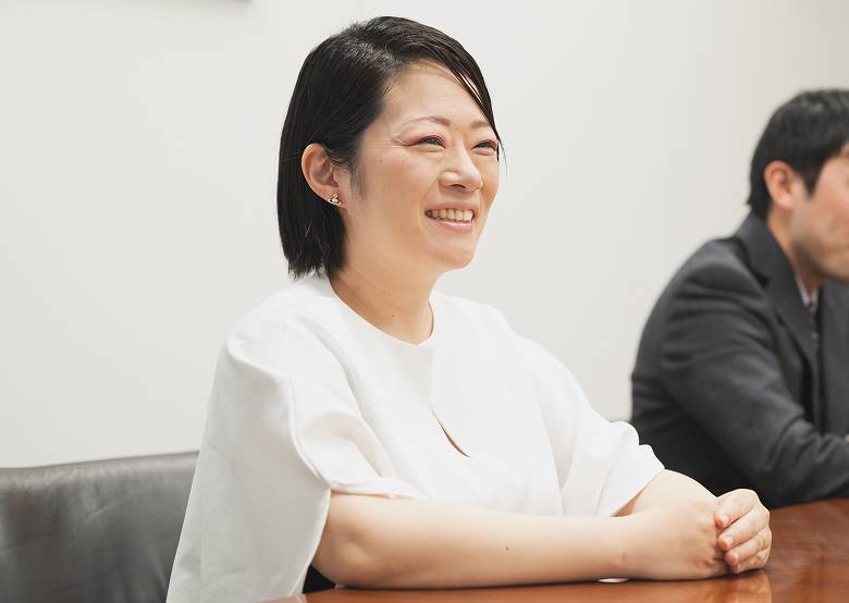 クロストークでで話し合っている蒔苗さんの画像