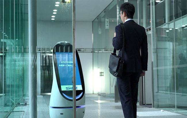 案内スポーツベット サッカー 夏は2階の待機場所、物流用スポーツベット サッカー 夏は6階の図書室に配置