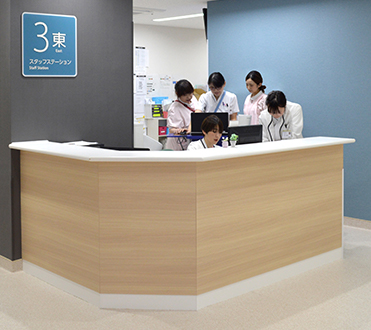 スポーツベット ブラックジャック師とライフケアワーカーが連携して作業を実施している