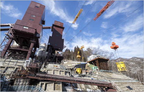 ケーブルクレーン、バケット