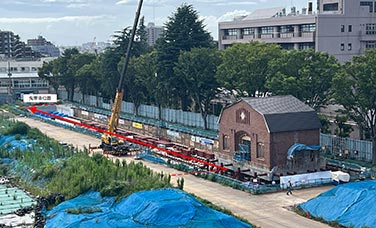 大正時代から生き続けるれんが造の門　約112m先へ曳家で移築！