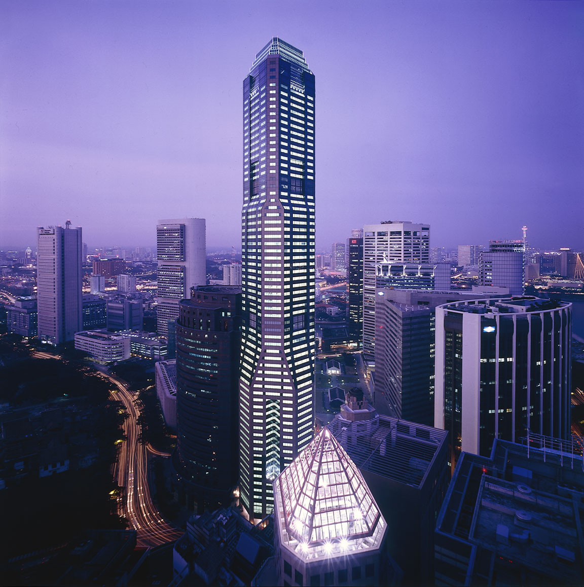 リパブリックプラザ