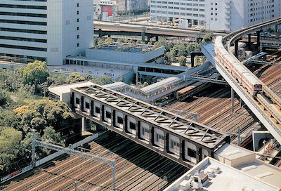 浜松町駅構内跨線人道橋