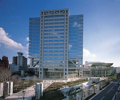 アロマスクエア（「ニッセイアロマスクエア」、「アロマプラザ」、区営駐車場、駐輪場）/（大田区民ホール「アプリコ」）