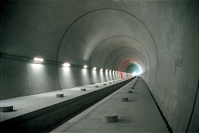 東北新幹線　三戸トンネル