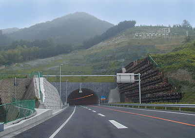 皆野寄居有料道路　釜伏トンネル風布工区