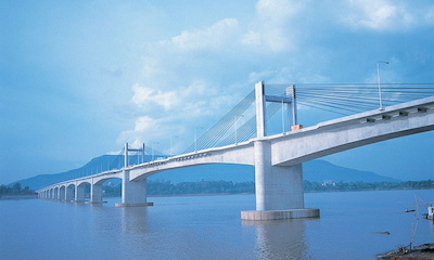 ラオ ニッポン橋