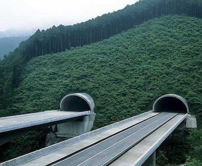 第二東名高速道路　富士川トンネル