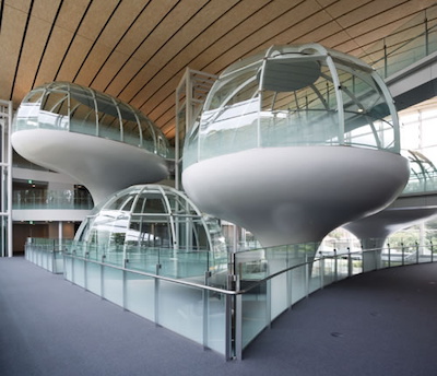 成蹊大学情報図書館