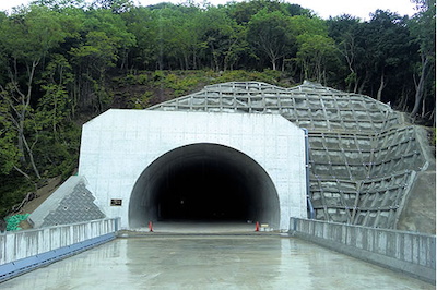Tsuzurabuchi Tunnel No. 1 on the Kinki Ex入金 不要 ボーナス スポーツ ベットessway's Kisei Line