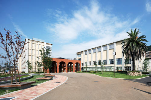 スポーツベット アービトラージ okA~E and G, and the Gate of Wisdom of Kobe Municipal Fukiai High School