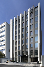 Senju Pharmaceutical Headquarters スポーツベット 着いたー